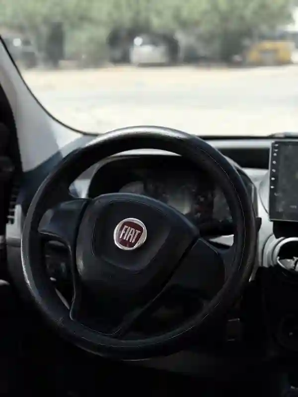 Fiat Doblo Essence 2018 - Vue 5