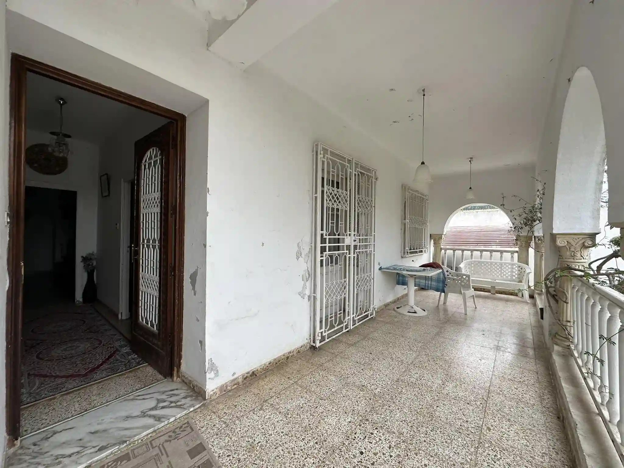 Villa Avec Jardin sur un Terrain de 800 à Ariana à Ariana - Vue 3