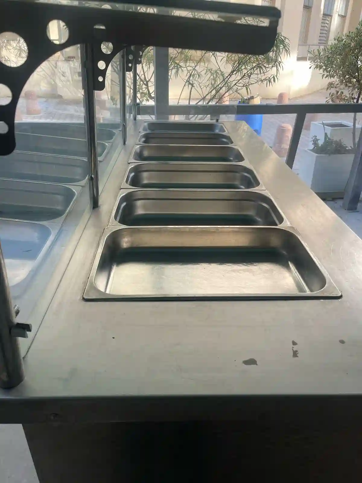 Chafing Dish Self Service 6 Bacs à Ain Zaghouan - Vue 2