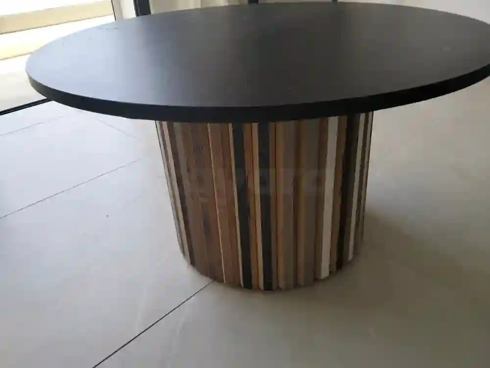 Table de Salon en Bois Noire - Vue 2