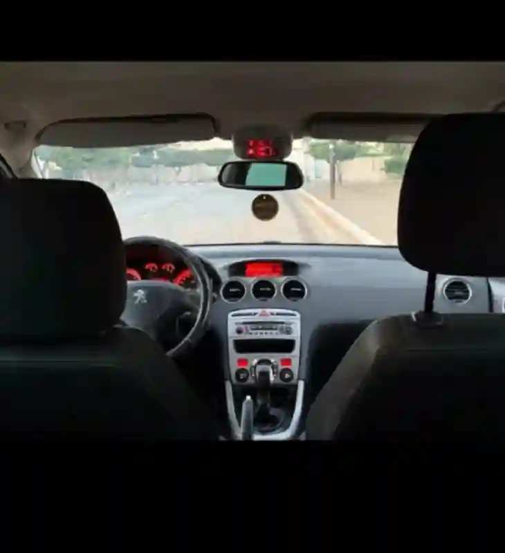 Peugeot 308 SW - Vue 2