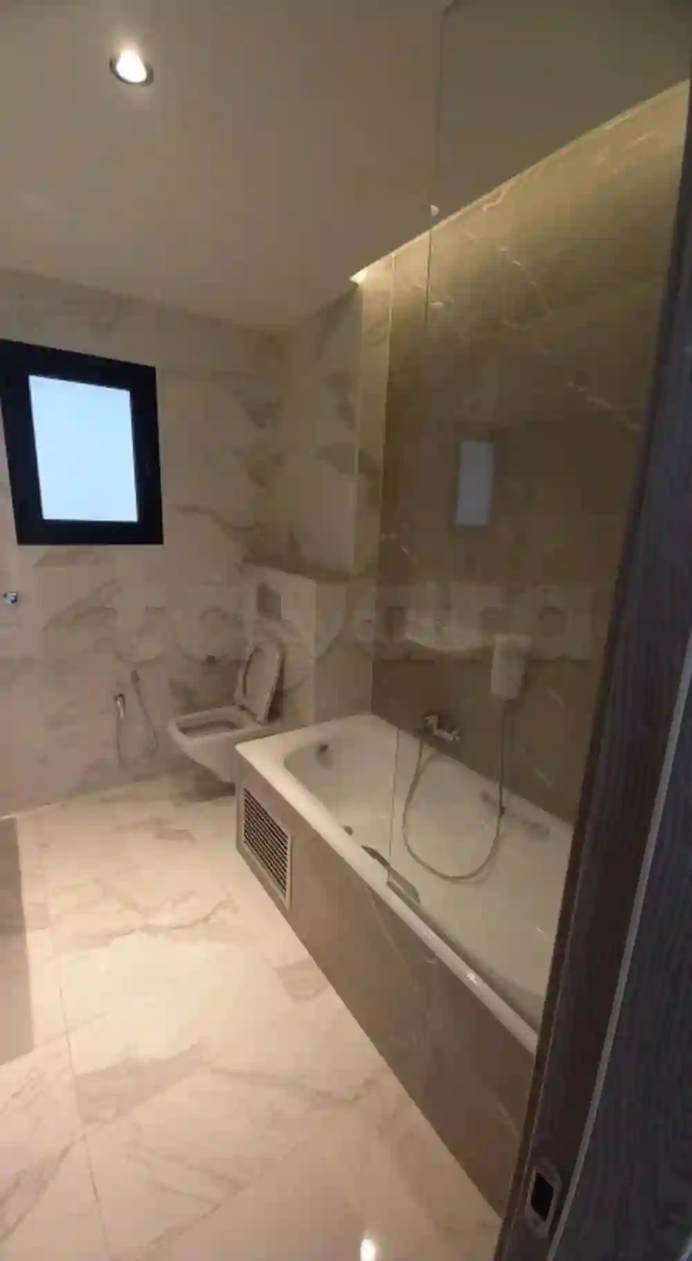 Av s2 Titré peu Habité à La Soukra - Vue 2