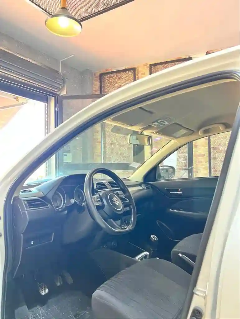 Suzuki Dzire - Vue 1
