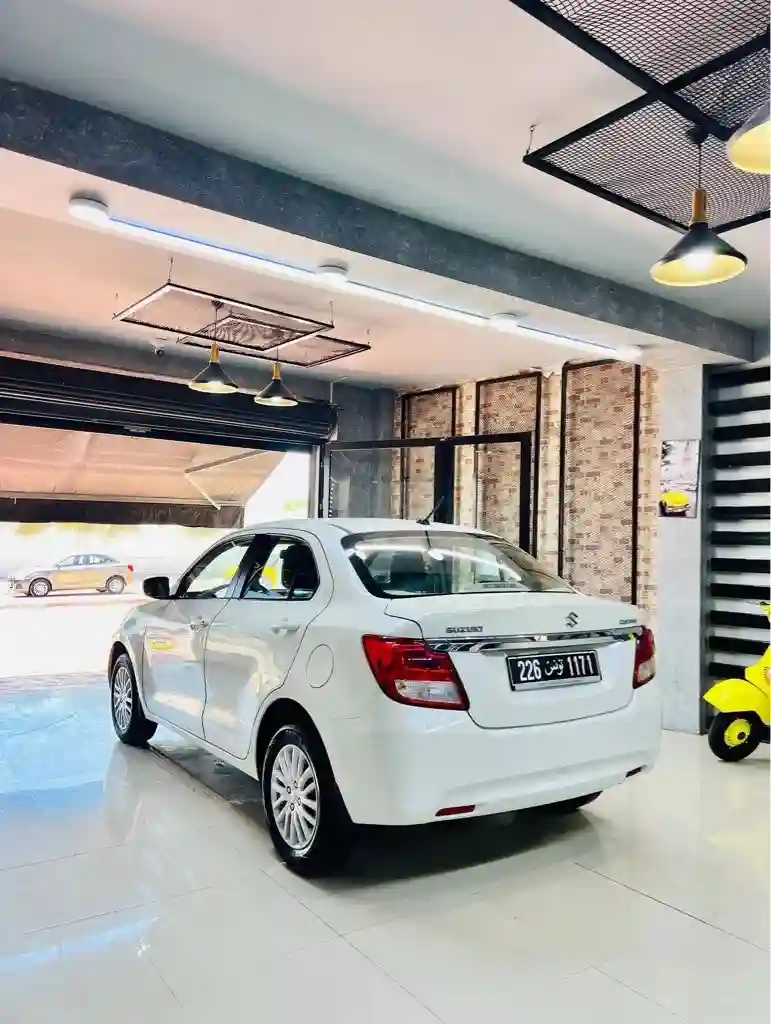 Suzuki Dzire - Vue 3
