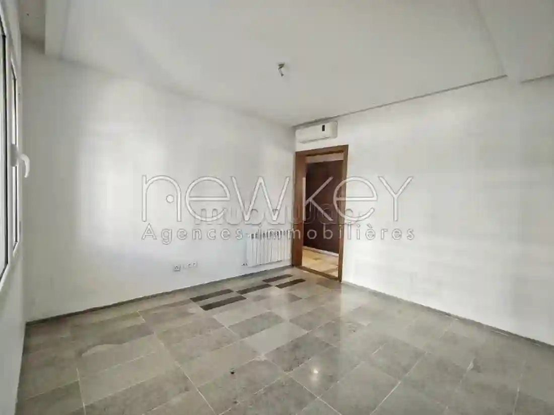 Appartement S3 rdc à Louer aux Jardins de Carthage - Vue 1