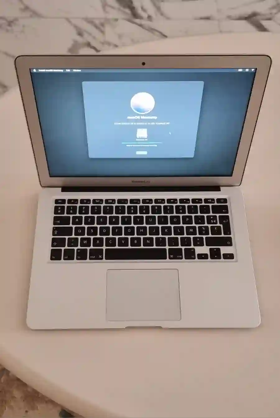 Apple Macbook Air 72 - Intel Core I5-5250u - 8GB RAM - 120gb SSD