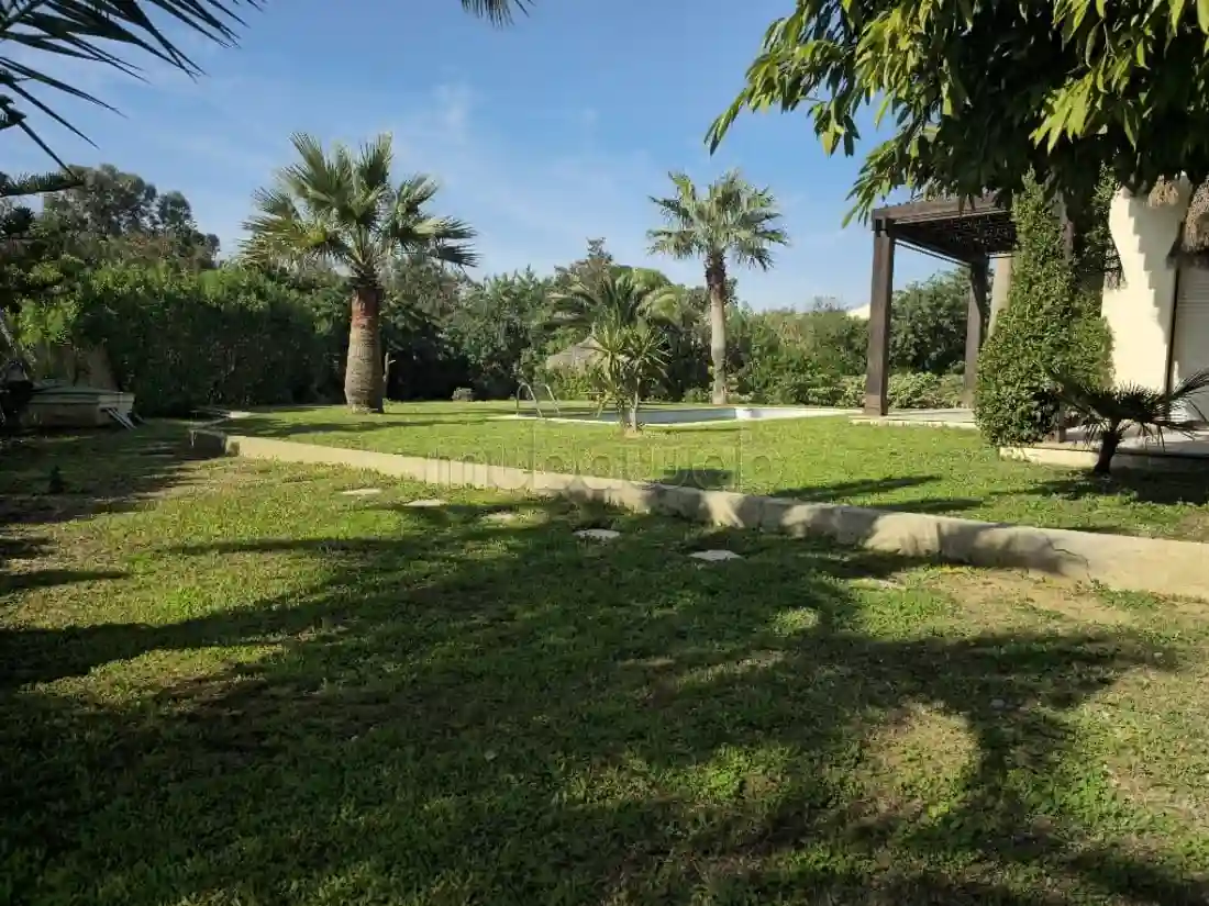Très Belle Villa Récemment Rénovée à Louer à Gammarth - Vue 1