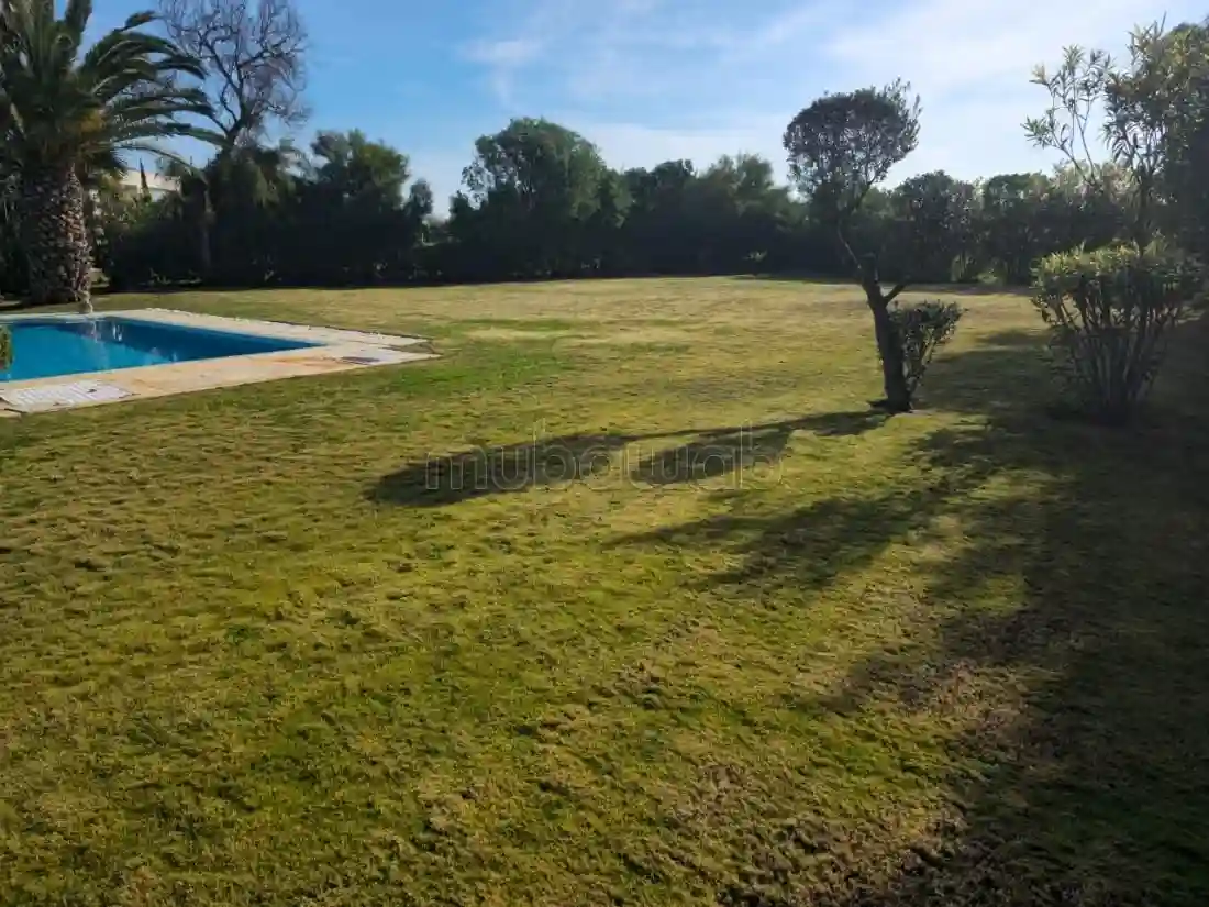 Très Belle Villa Récemment Rénovée à Louer à Gammarth - Vue 3