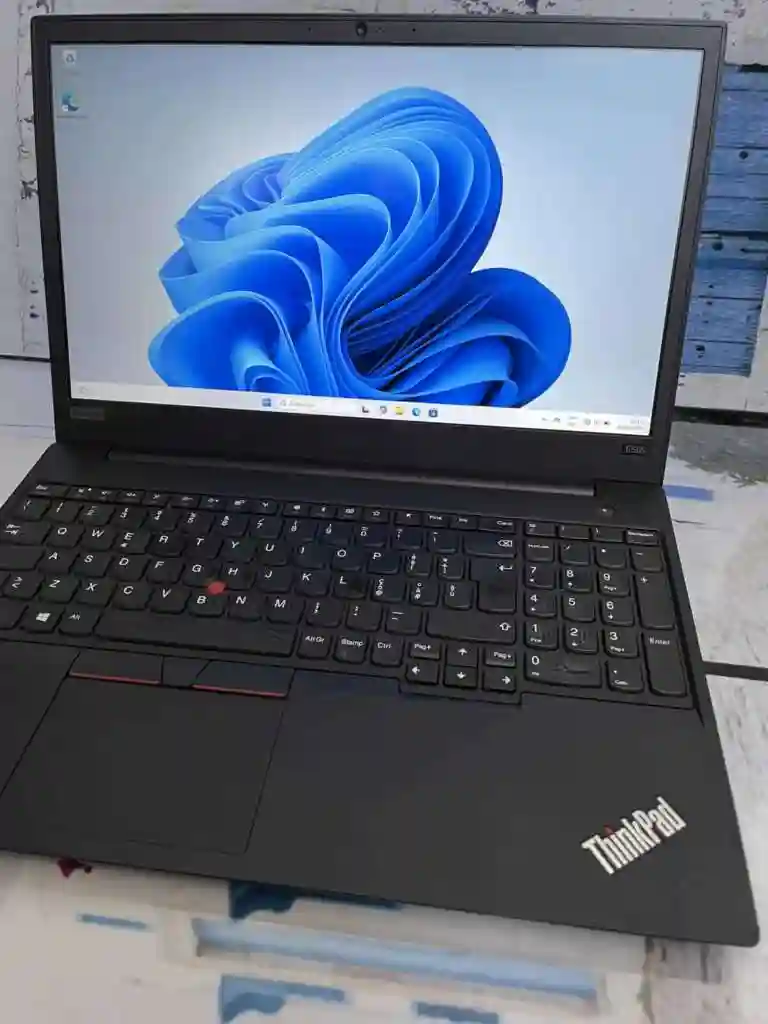 Pc Thinkpad 16 Ram _512 SSD ⚡amd Radeon Ryzen 5 🔝 Gamme Pro - Vue 3