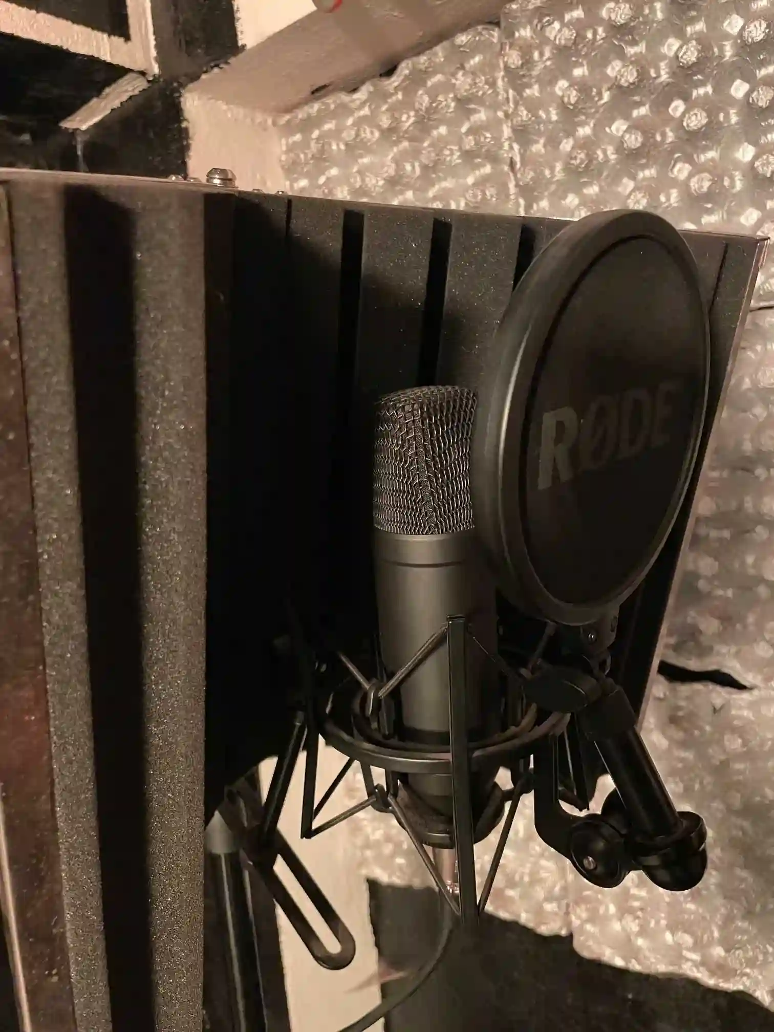 Rode NT1 + Sheild + Scarlett3 Solo + AKG - Vue 1