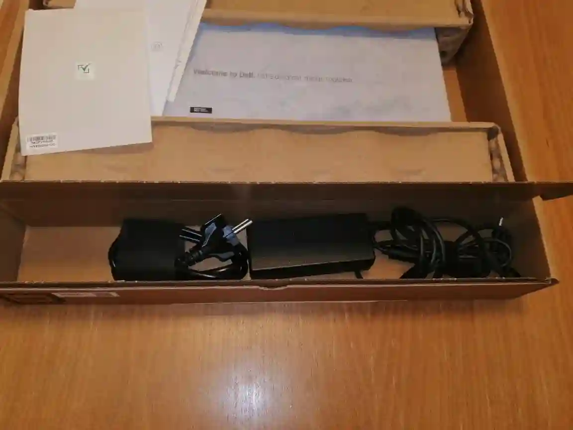 A Vendre pc Portable Dell Vostro 3530 i5 13gèn - Vue 2
