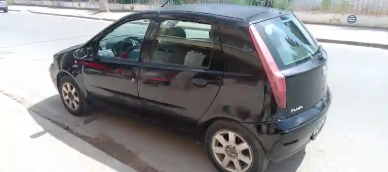 Fiat Punto Essence 2008 - Vue 3