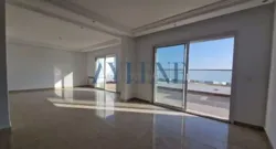 Penthouse Avec Piscine aux Jardins de Carthage