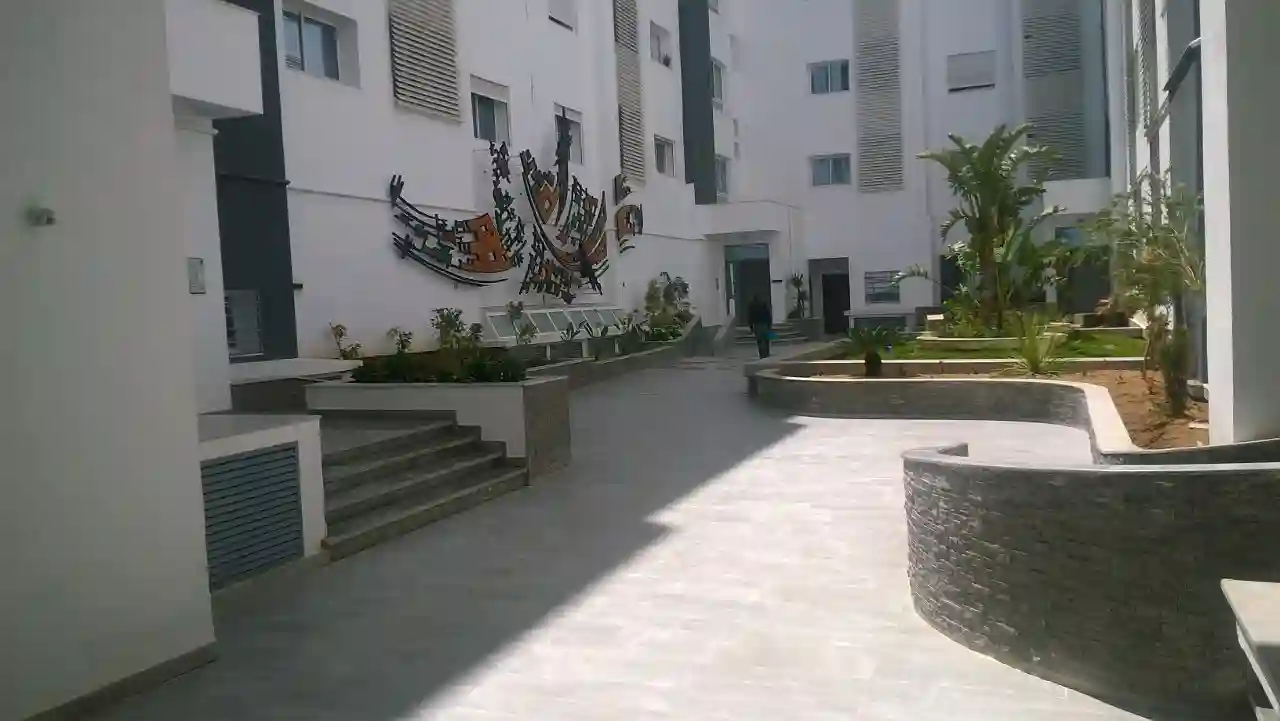Appart hs à L'aouina à Cite El Hana - Vue 3