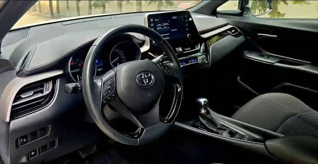🚘 Toyota Chr 20235 30000km 🚘 🔁 on Accepte l Échange des Voitures