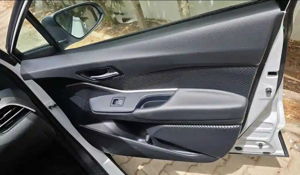 🚘 Toyota Chr 20235 30000km 🚘 🔁 on Accepte l Échange des Voitures - Vue 4