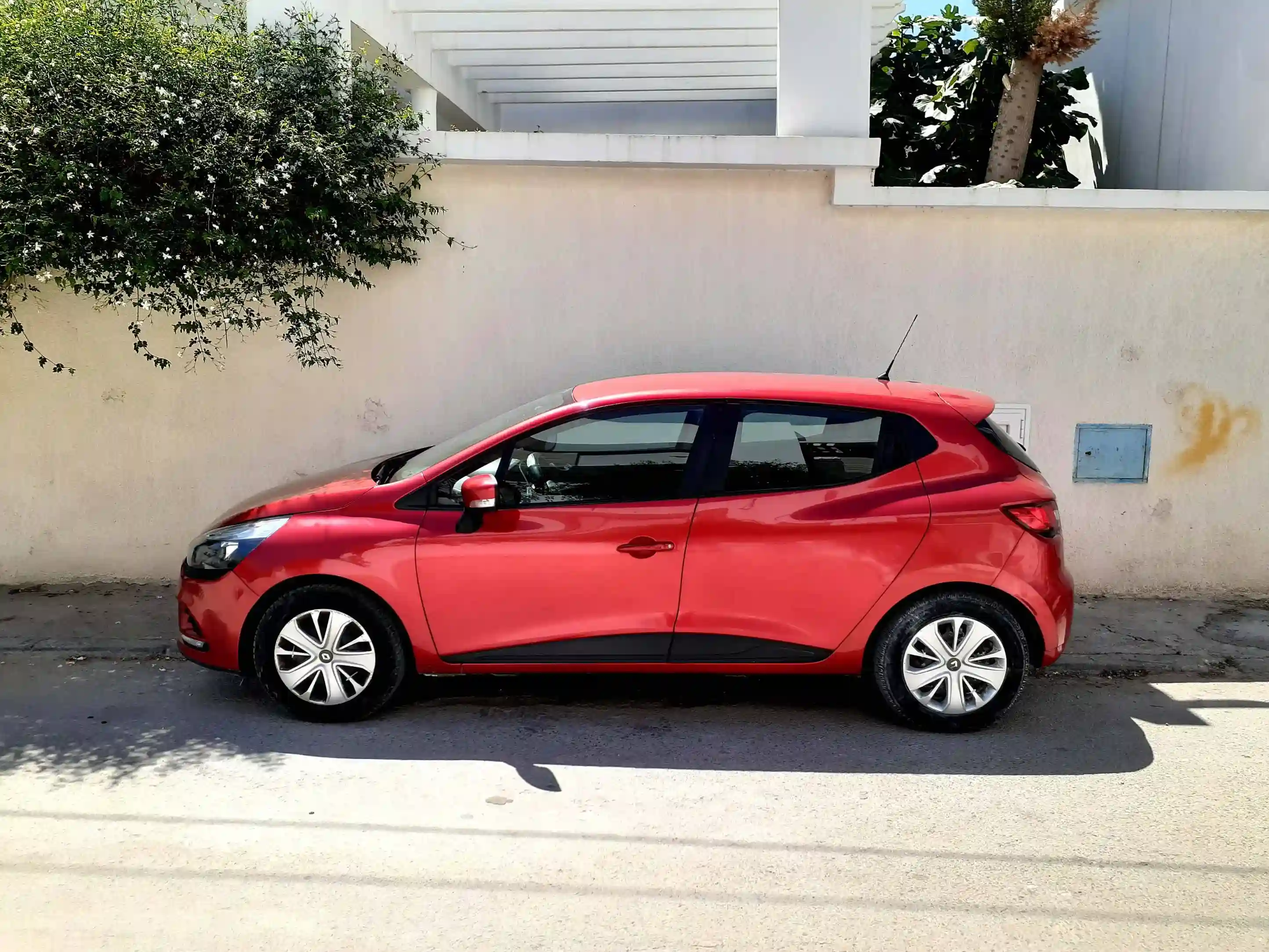 Renault Clio 4 Première Main 5cv 4 Cylindre Série 203 - Vue 5