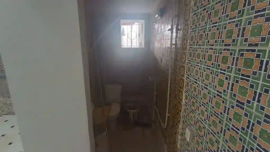 À Vendre – Local Commercial de 150 m² Avec Terrasse Idéal Pour s