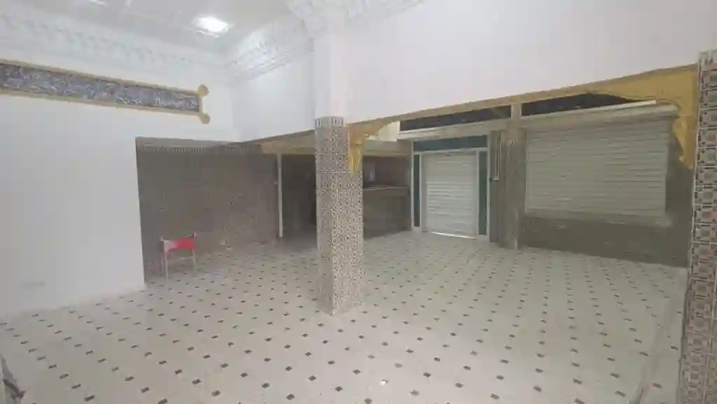 À Vendre – Local Commercial de 150 m² Avec Terrasse Idéal Pour s - Vue 1