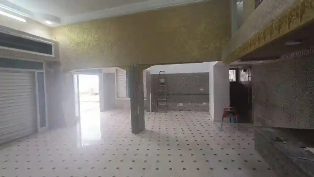 À Vendre – Local Commercial de 150 m² Avec Terrasse Idéal Pour s - Vue 2