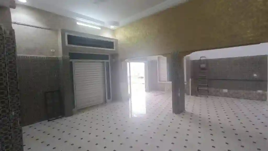 À Vendre – Local Commercial de 150 m² Avec Terrasse Idéal Pour s - Vue 7