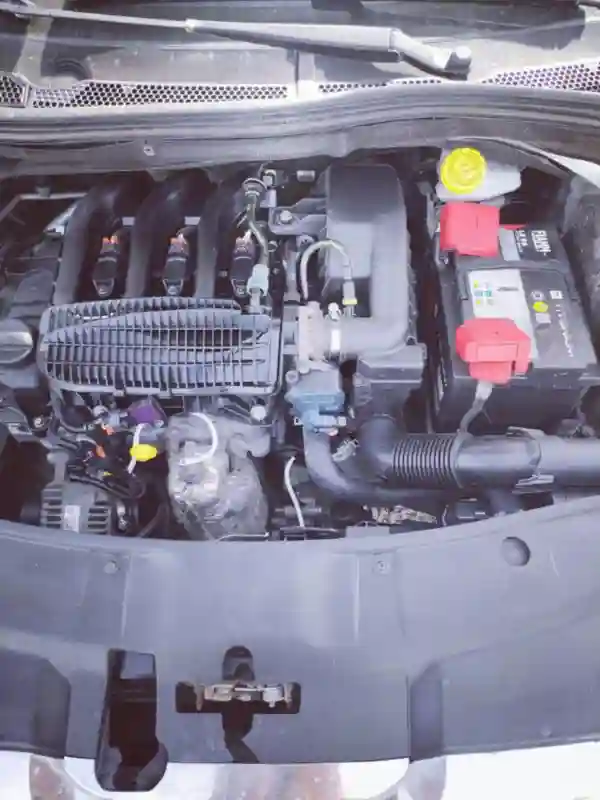 Peugeot 2008 Essence 2016 - Vue 4