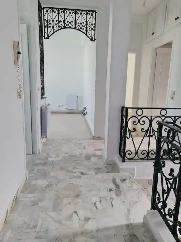 a Vendre une Belle Maison a Rades el Mrah - Vue 2