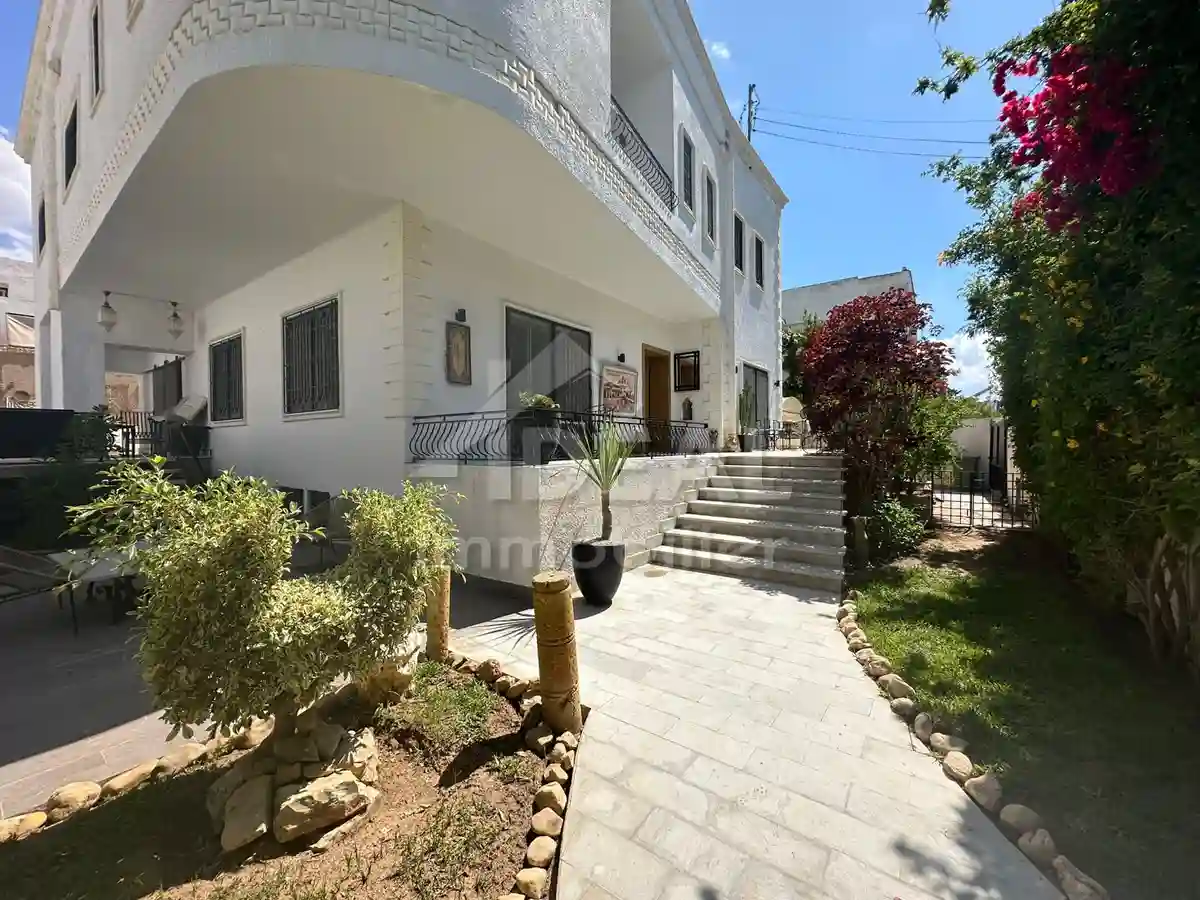 Av Villa de Charme Mutuelleville à Mutuelle Ville - Vue 2