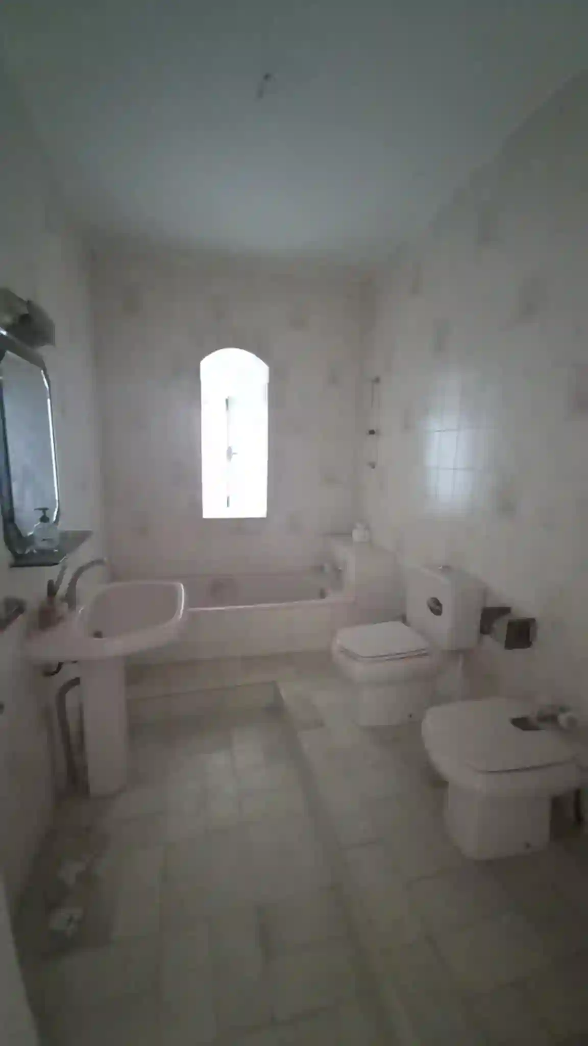 Av Villa Menzeh7 à El Menzah 9 - Vue 1