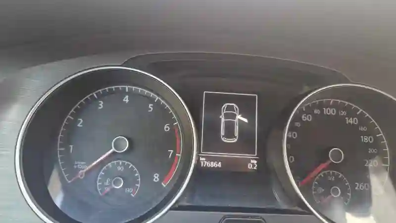 Volkswagen Golf Essence 2013 - Vue 1