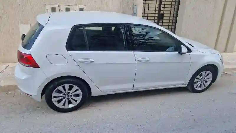 Volkswagen Golf Essence 2013 - Vue 4