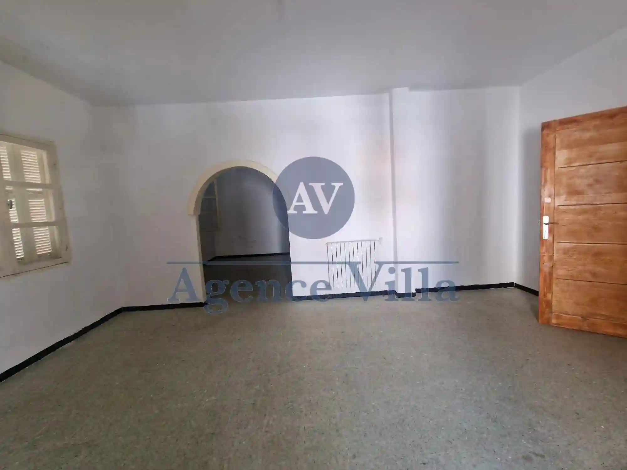 Une Villa sur Deux Niveaux à Borj Louzir à Borj Louzir - Vue 3