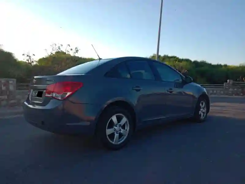 Chevrolet Cruze Essence 2017 - Vue 3