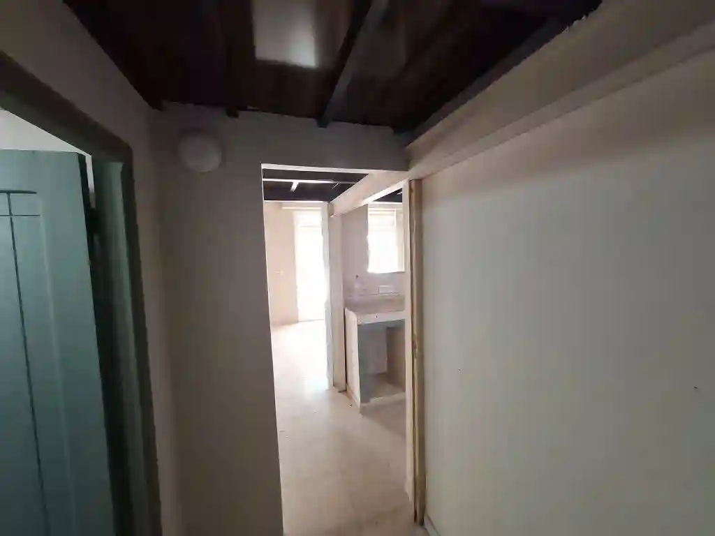 À Louer – Spacieux Local Commercial de 80 m² Avec Mezzanine à mou - Vue 4