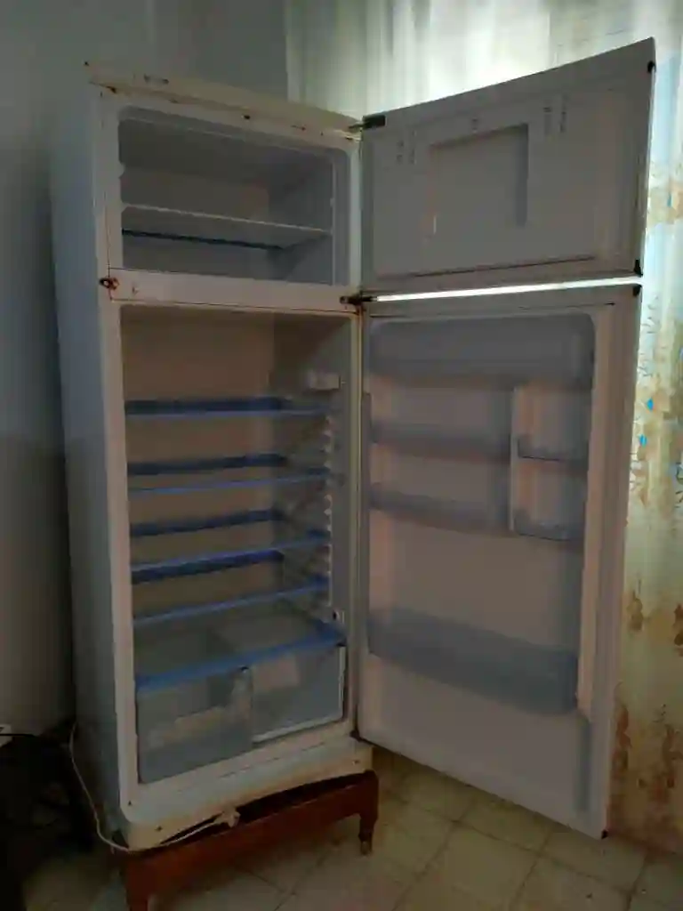 Réfrigérateur Indesit 🇮🇹 400l - Vue 3