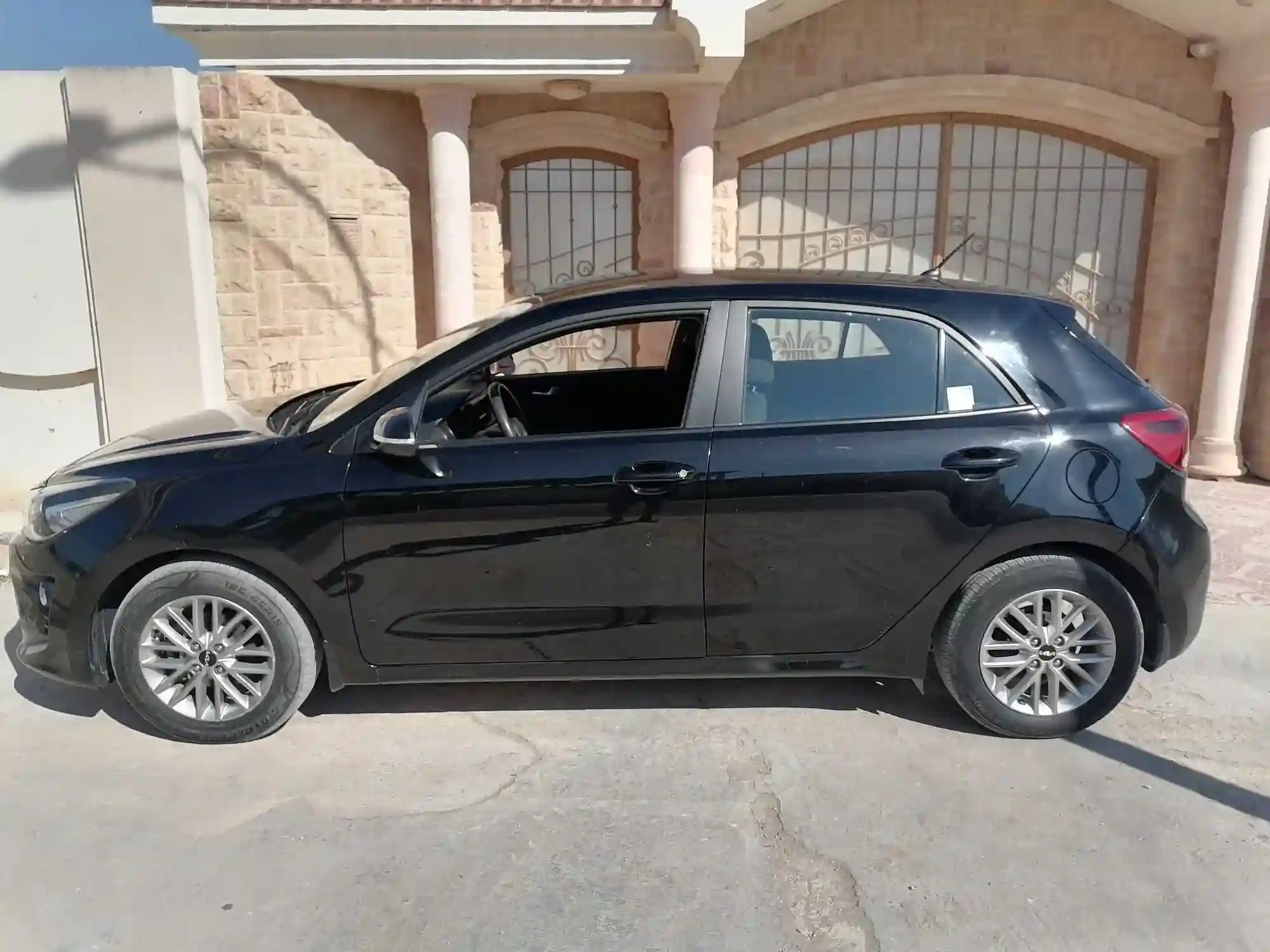 kia rio Coupé - Vue 1