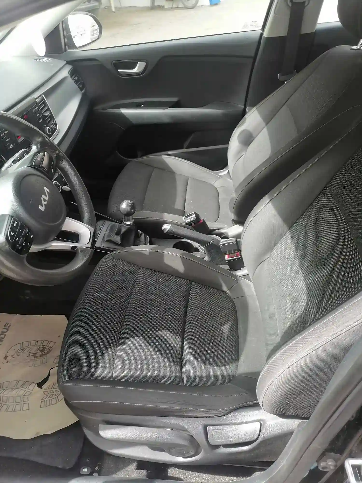 kia rio Coupé - Vue 4