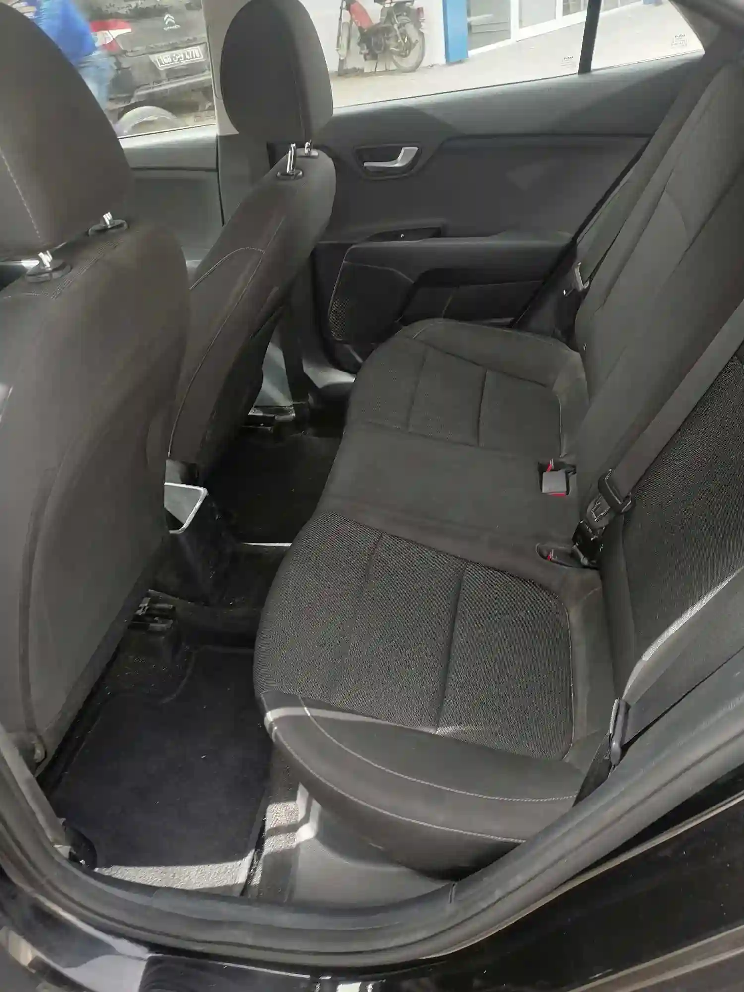 kia rio Coupé - Vue 5