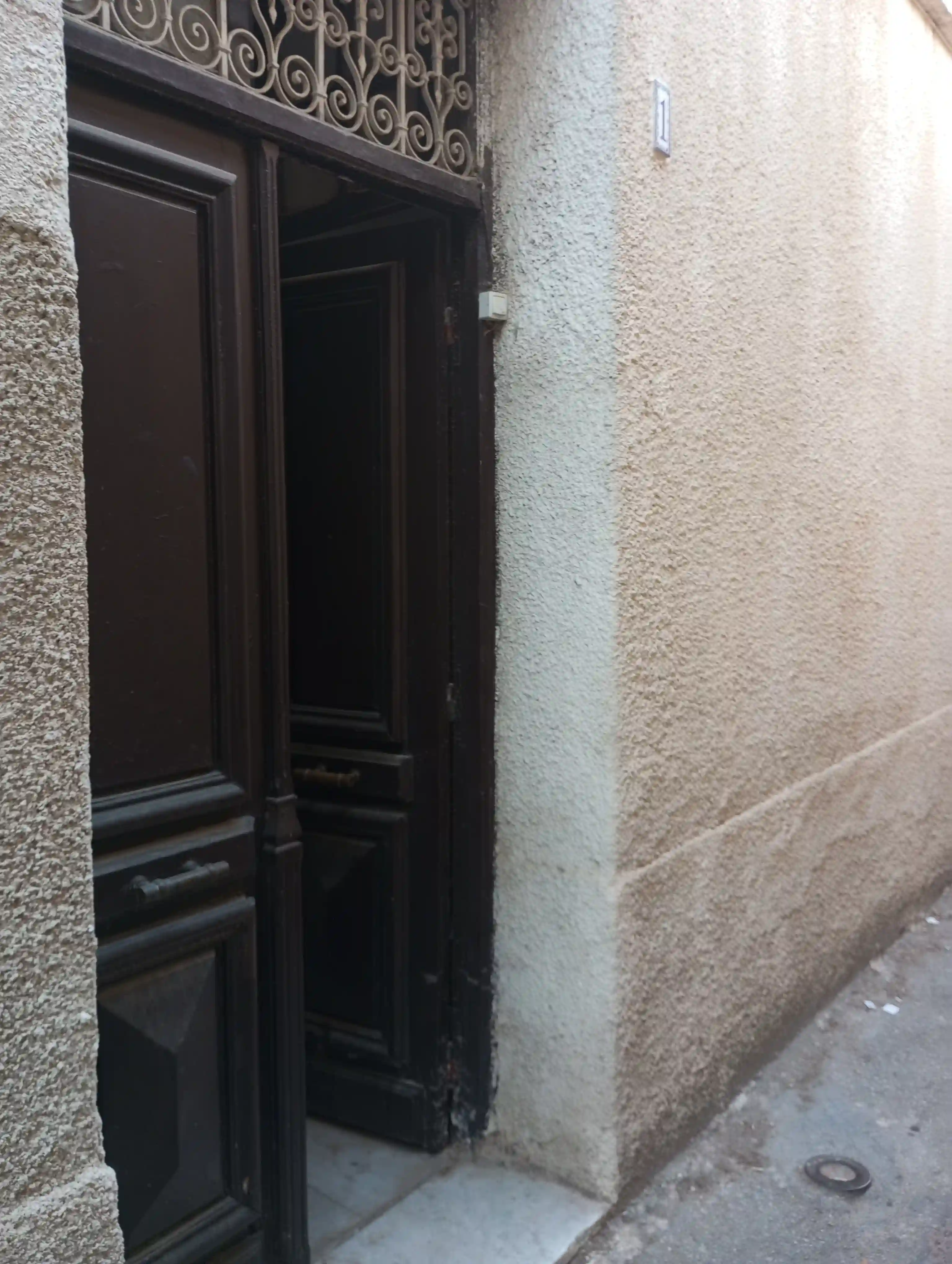 Maison Arabe Avec Étage et Local Commercial à El Halfaouine - Vue 3