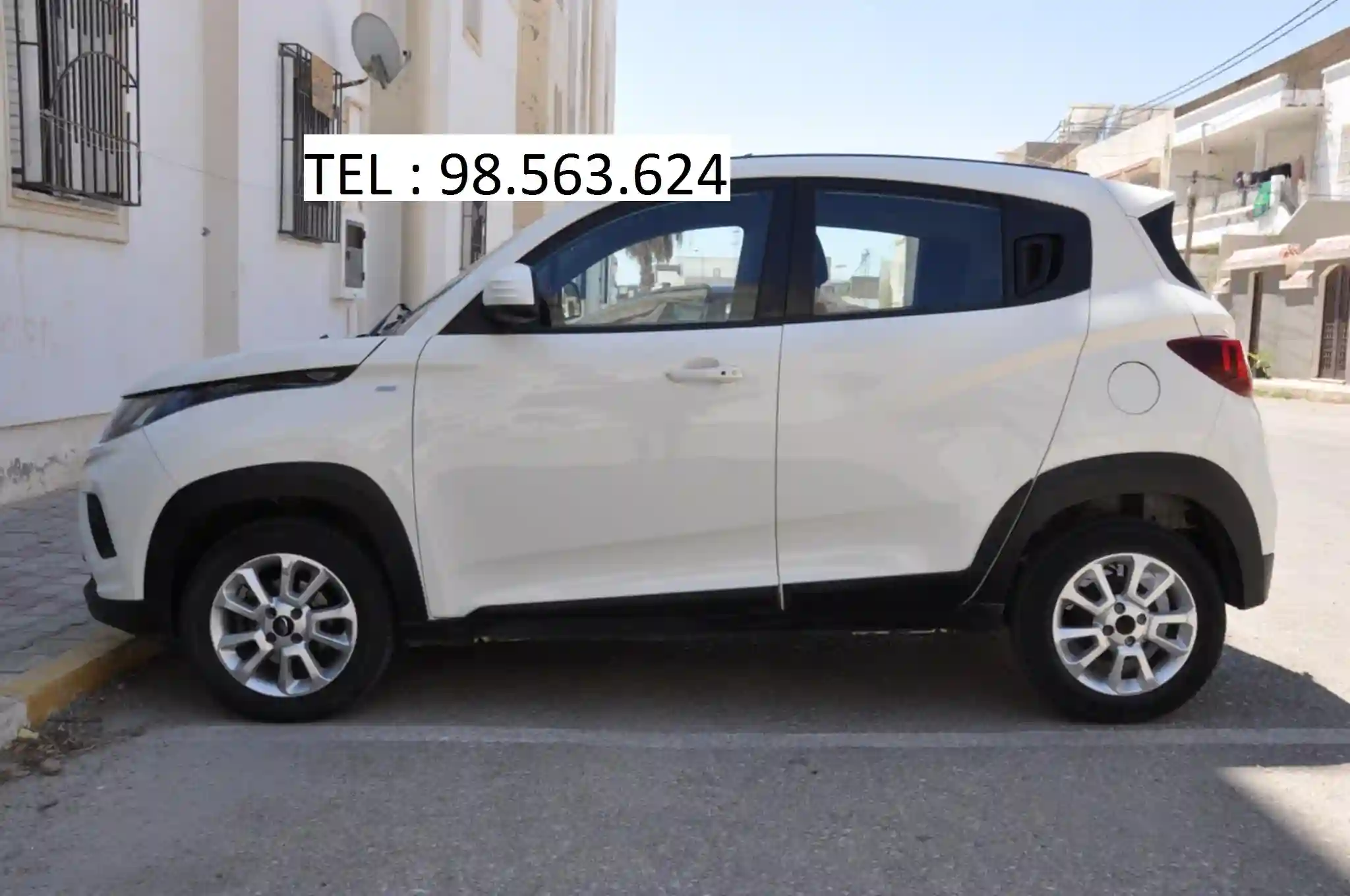 Mahindra Kuv 100 - Vue 3