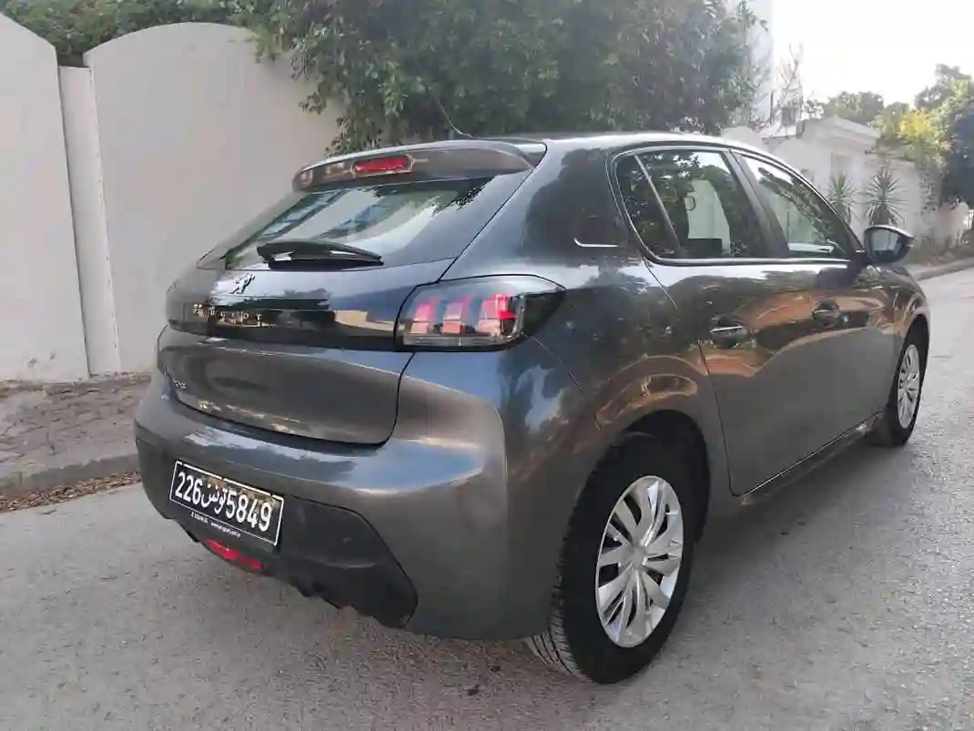 Peugeot 208 - Vue 2
