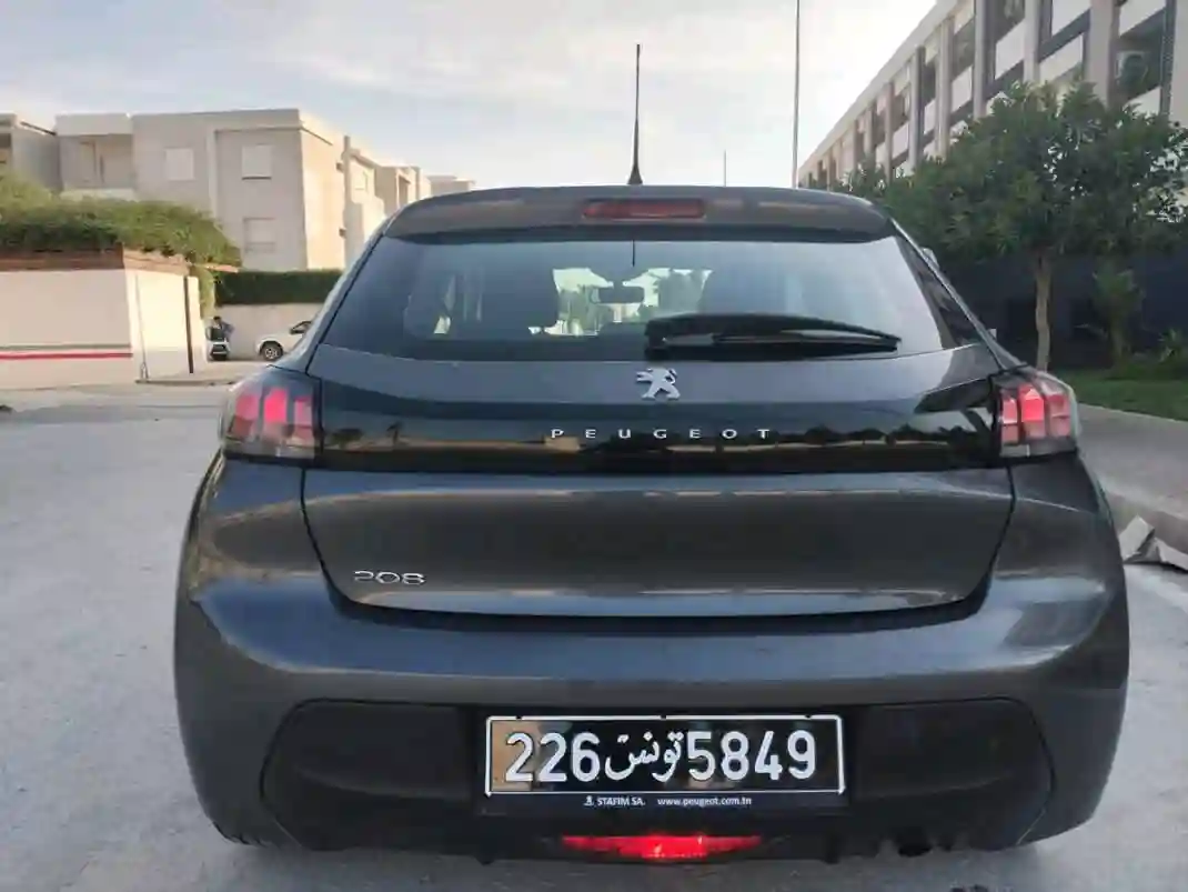 Peugeot 208 - Vue 4