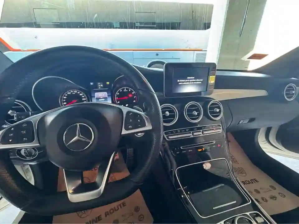 Mercedes Classe c Coupé à Riadh Landlous - Vue 3