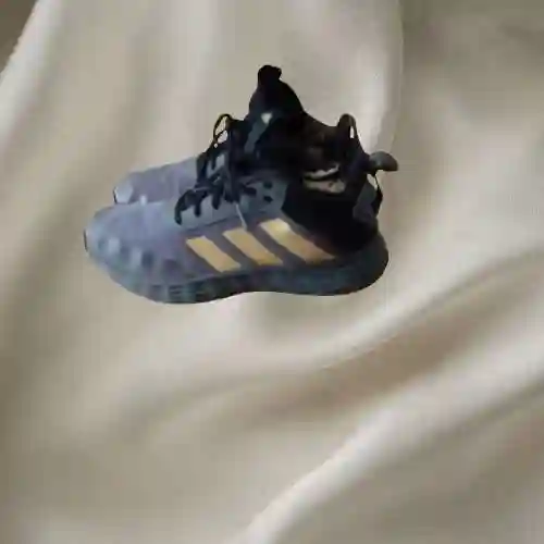 Adidas - Vue 2