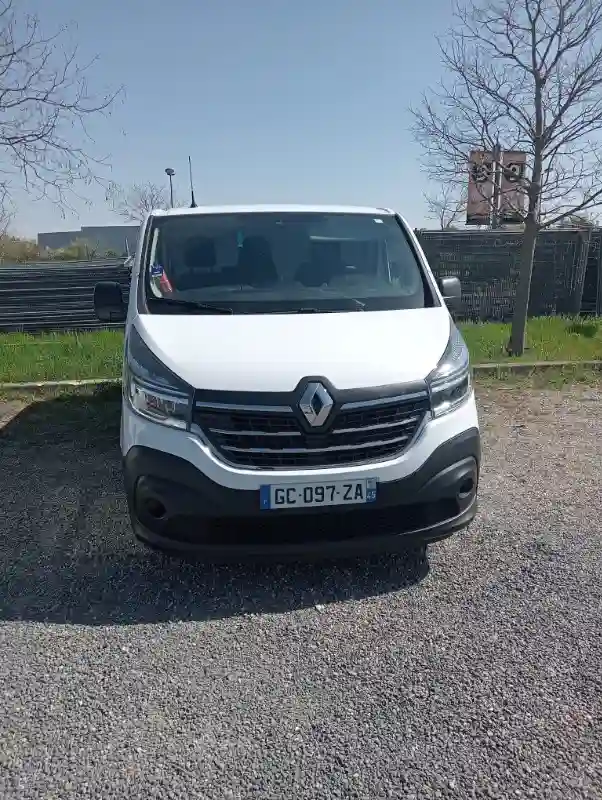Renault Trafic Diesel 2021 - Vue 3