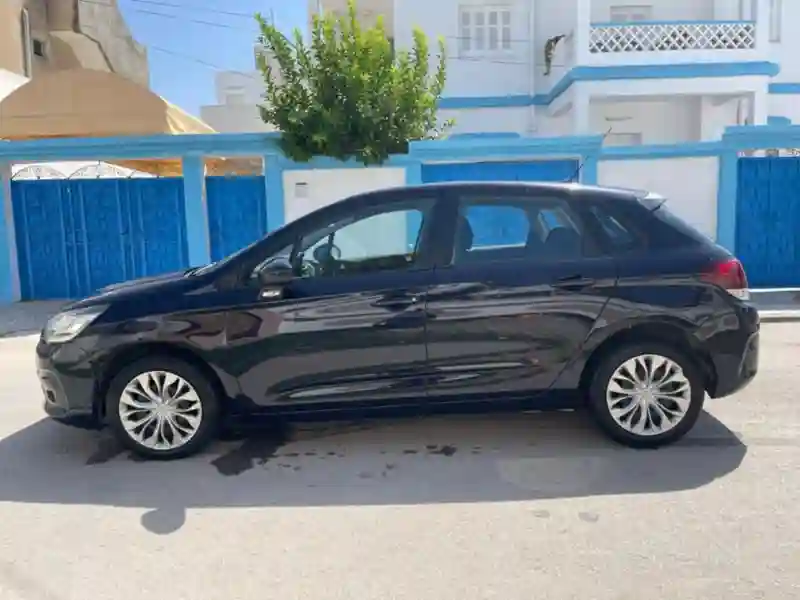Citroen C4 Essence 2017 - Vue 8