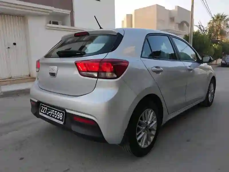 Kia RIO Essence 2022 - Vue 1