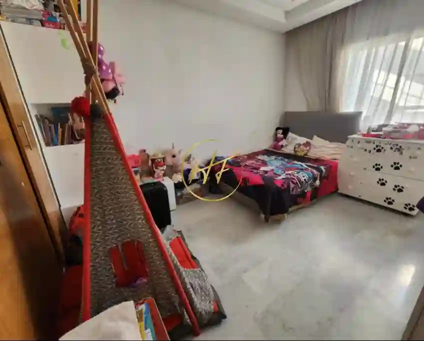 À Vendre un Appartement s3 de 166m2 aux Jardins de Carthage
