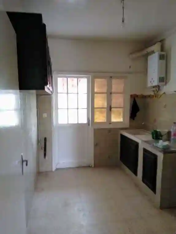 Appartement Salon et Deux Chambres à El Mourouj 2 - Vue 3