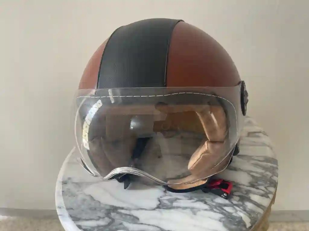 Casque de Moto en Cuire Tres bon État - Vue 3
